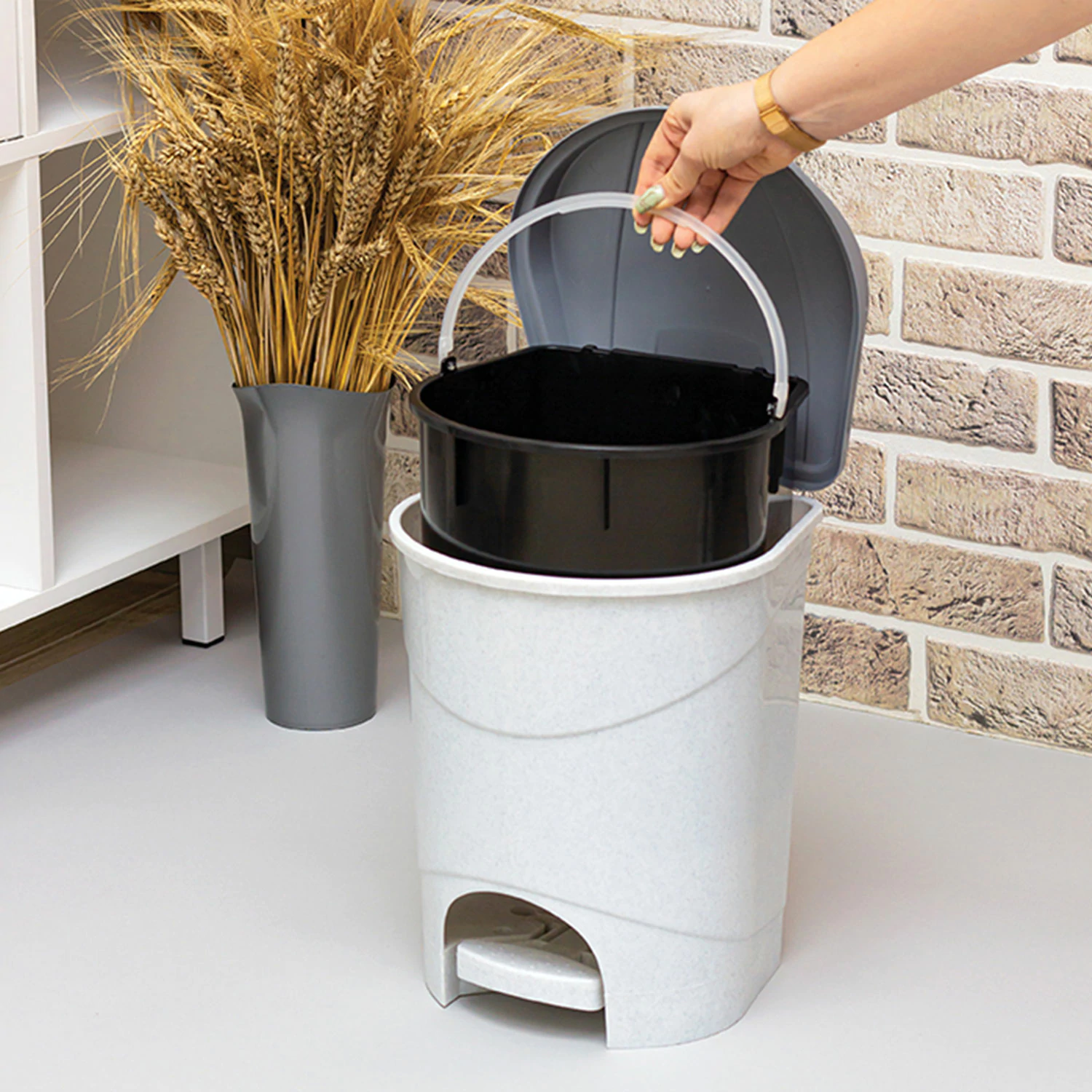 Серое ведро-контейнер IDEA с крышкой и педалью, 11 л